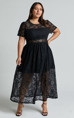 Leon Midi Dress - Short Sleeve Dress in Black